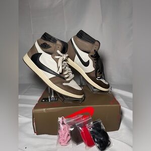 Travis Scott Jordan 1